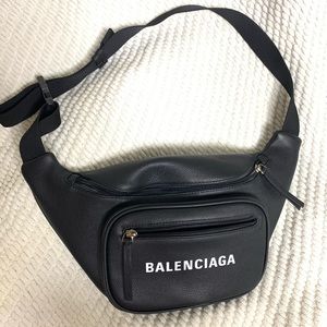 Balenciaga Everyday Belt Bag Fanny Black